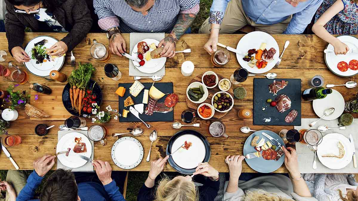 7-food-safety-tips-for-dining-out