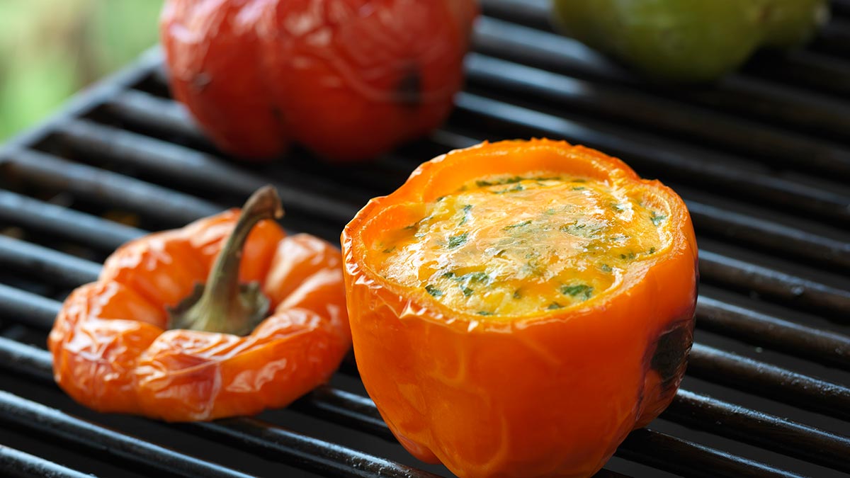 grilled-eggs-in-sweet-peppers