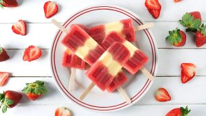 strawberries-and-cream-canada-day-pops