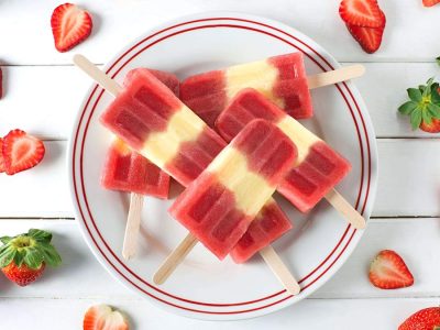 strawberries-and-cream-canada-day-pops