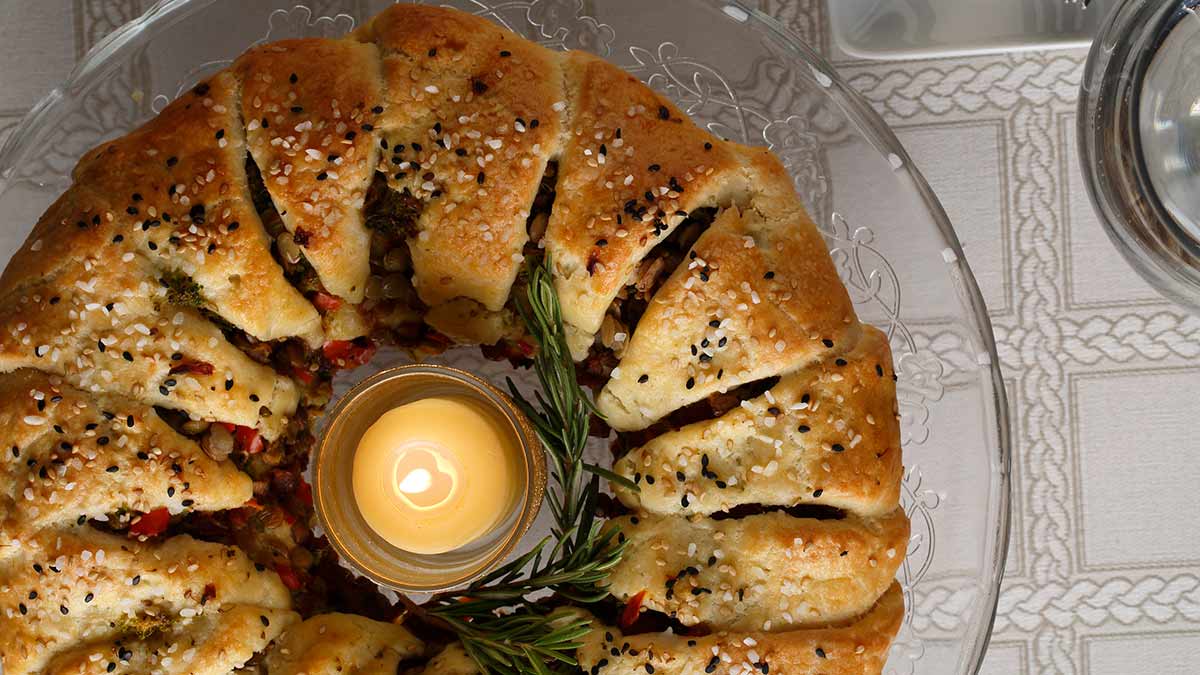 lentil-stuffed-pastry-wreath