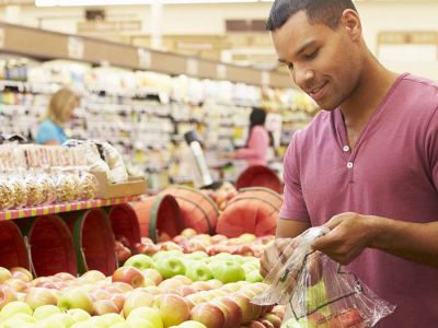 supermarket-apples-GMO-Labels