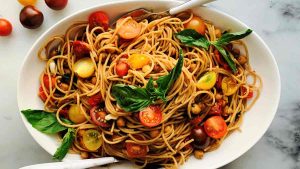spaghetti-with-balsamic-roasted-tomato-and-chickpeasgydF4y2Ba