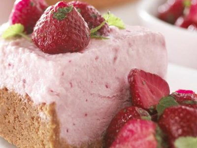 frozen-strawberry-cheesecake